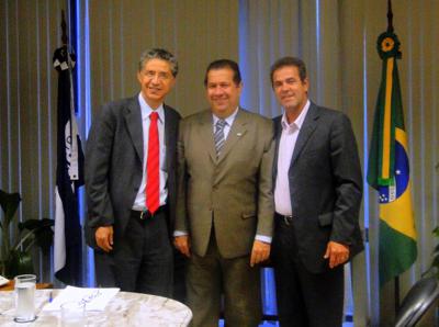  Prefeito Cido Sério (PT Araçatuba), Ministro Carlos Lupi e Genival Fonseca (PDT presidente da Câmara Guararapes)