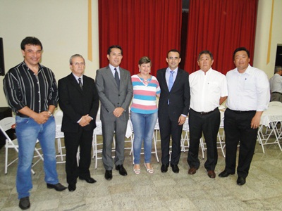 Vereadores, prefeito, Sr Tsuyoshi Nakagami e o cônsul japonês Noriteru Fukushima