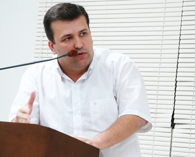 Dr. José Renato Cunha Martinez (PTB), presidente da Câmara.