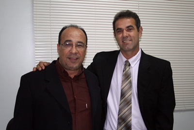Abd El Fatah, diretor administrativo parlamentar da Câmara Municipal de Guararapes e idealizador do projeto, com o presidente Genival Fonseca.