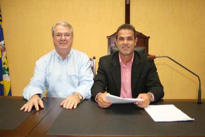 Vereador Elói Sippel e Genival Fonseca (PDT), presidente da Câmara de Guararapes, autores do projeto de lei.
