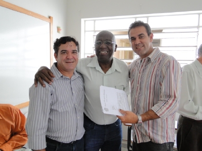 Vereador Celinho (PT), Dep. Estadual José Cândido (PT-SP) e Genival Fonseca (PDT), Presidente da Câmara Municipal de Guararapes-SP.